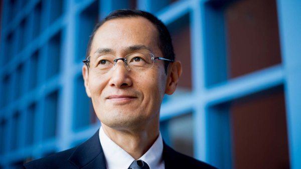 Portrait of Shinya Yamanaka.