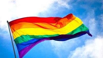 Rainbow_flag_breeze (2).jpg