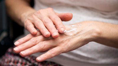 Hands_lotion.jpg
