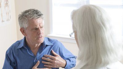 Man-Chest-Pain-Doctor.jpg