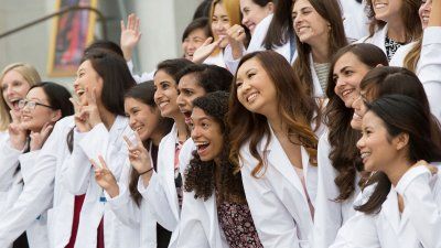 Med-Students-White-Coat-2017.jpg