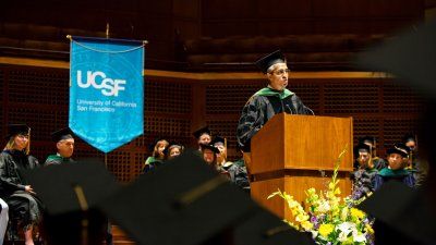 Vivek-Murthy-SOM-Commencement.jpg