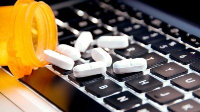 pills_on_computer_2.jpg